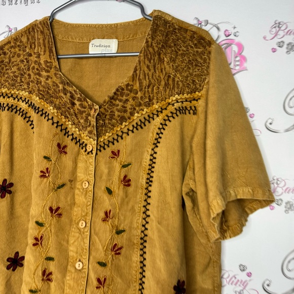 Tradition plus shirt button up western vintage embroidery floral tan belted luxe - Picture 6 of 10